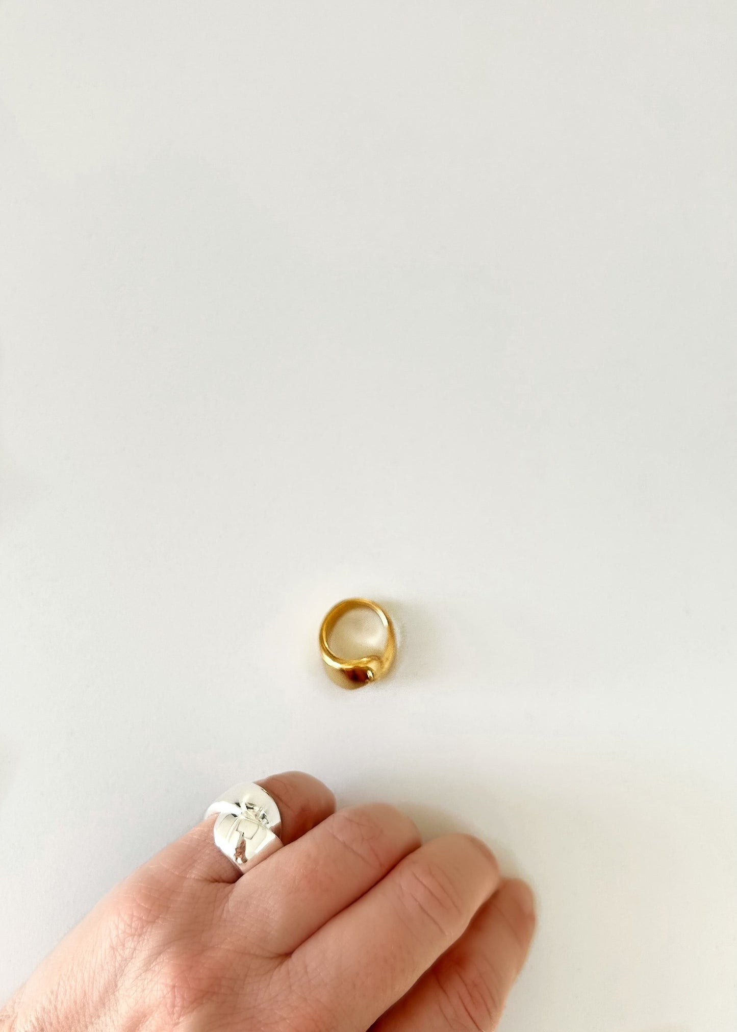 Anillo nudo dorado