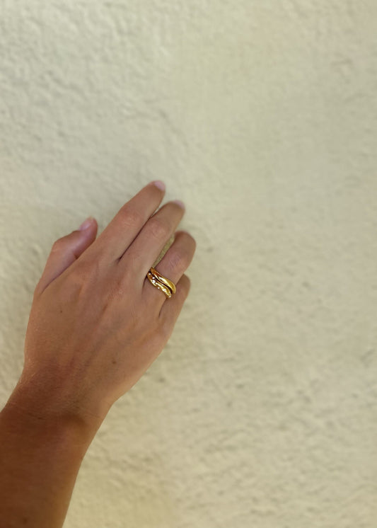 Anillo wave dorado