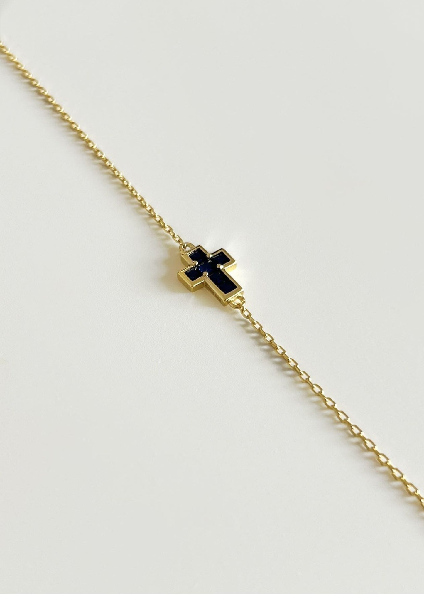 Pulsera cruz