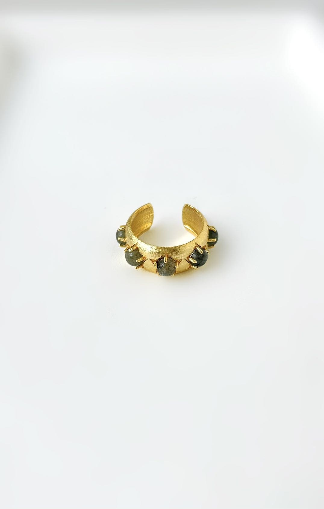 Anillo piedras