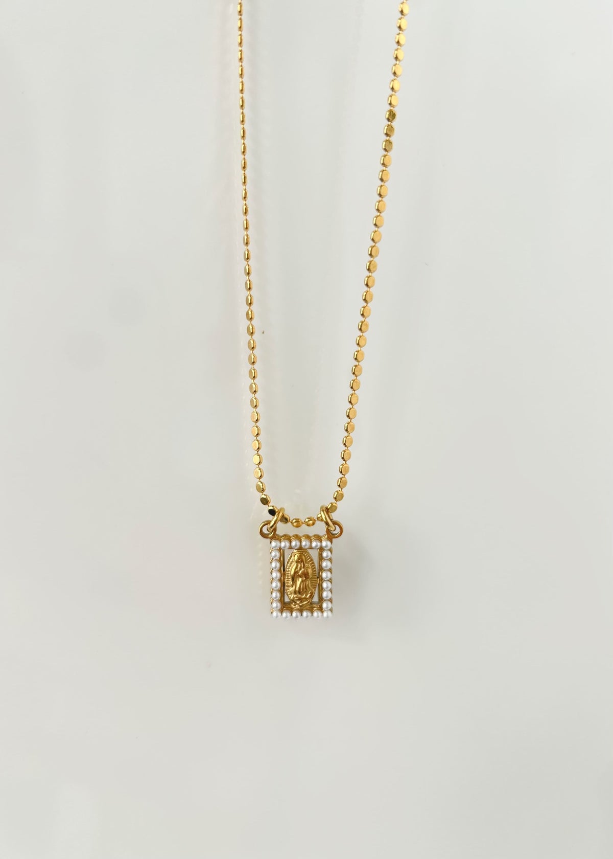 Medalla perlas Virgen de Guadalupe
