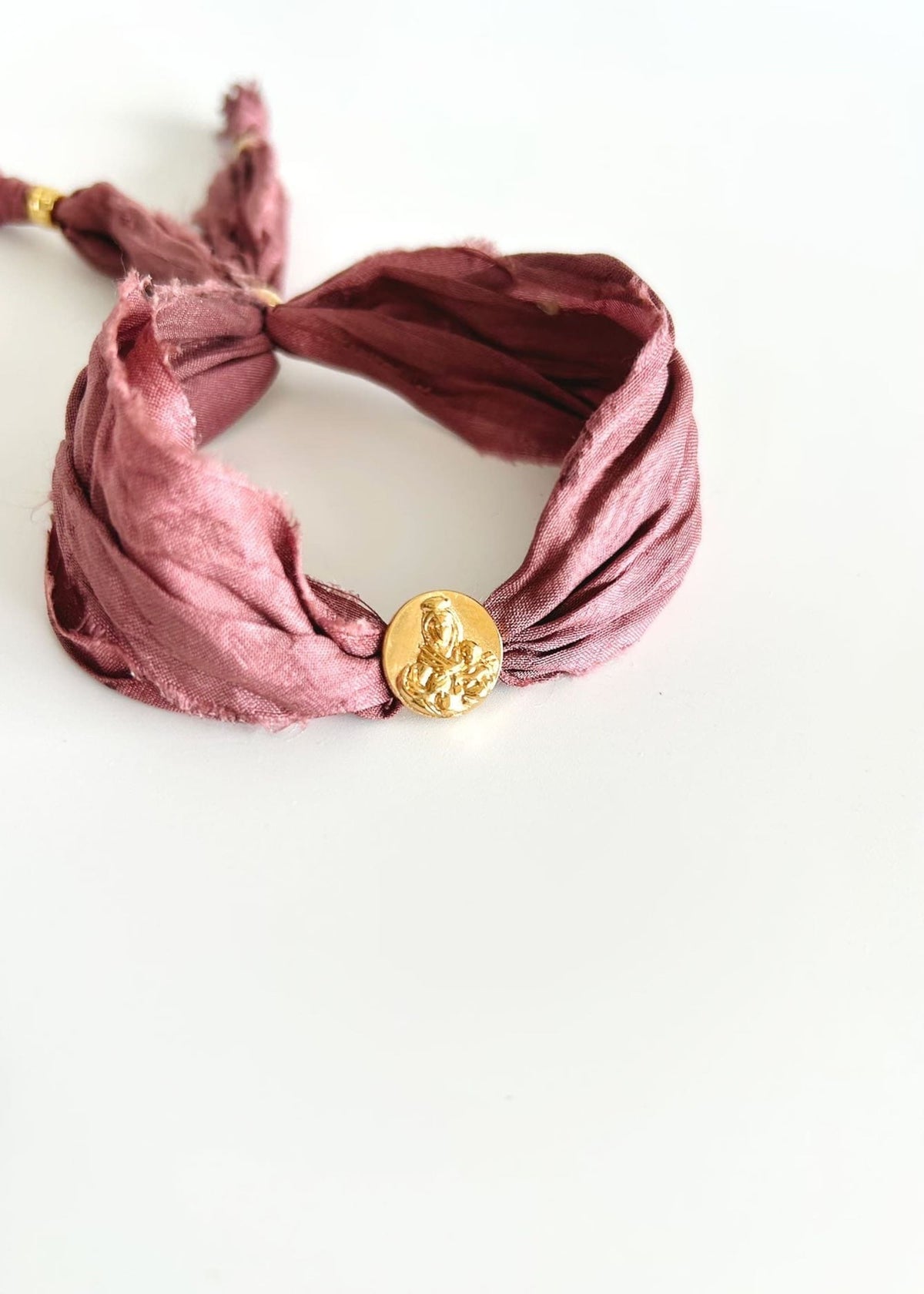 Pulsera de seda Virgen del Carmen