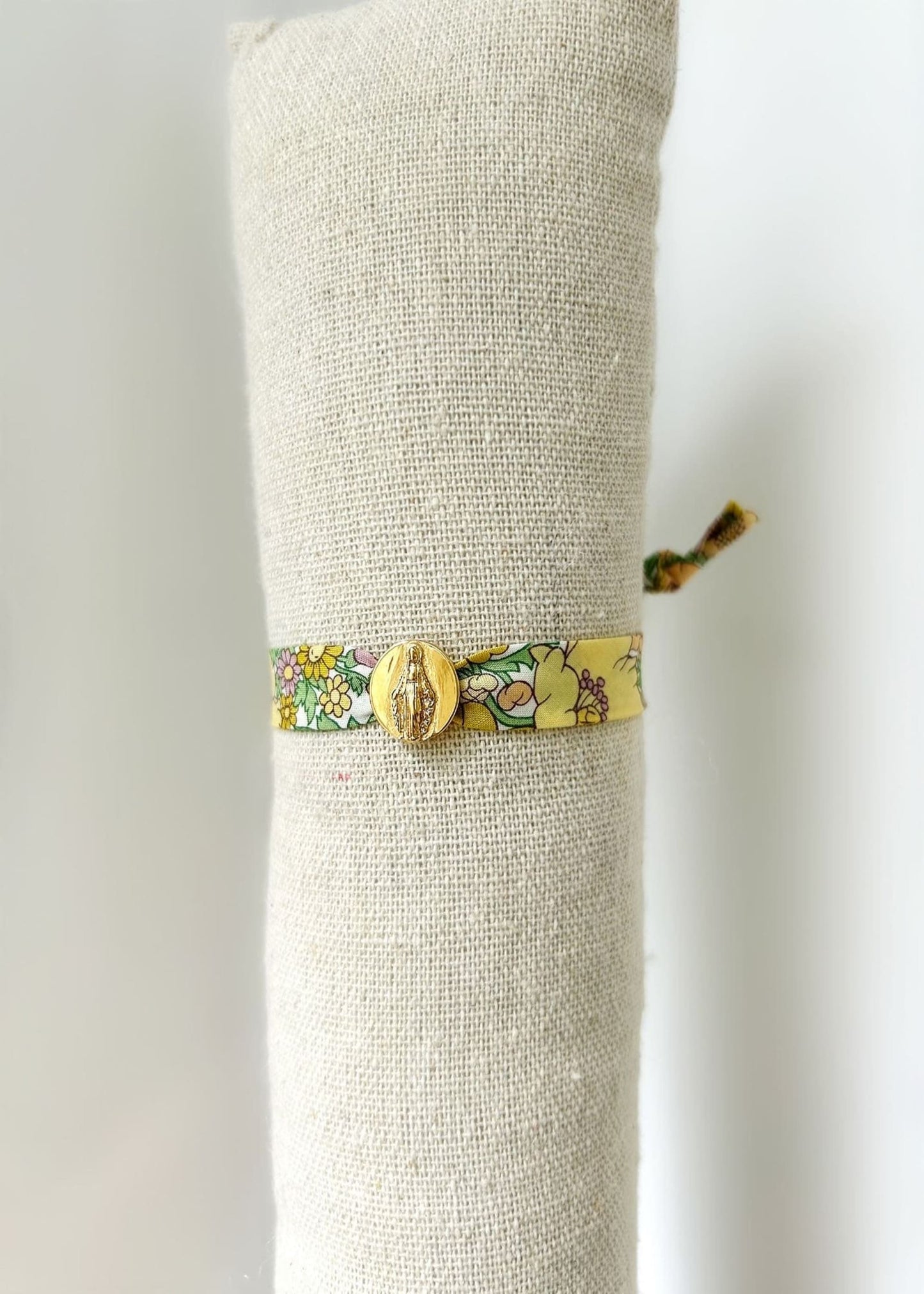 Pulsera Virgen liberty