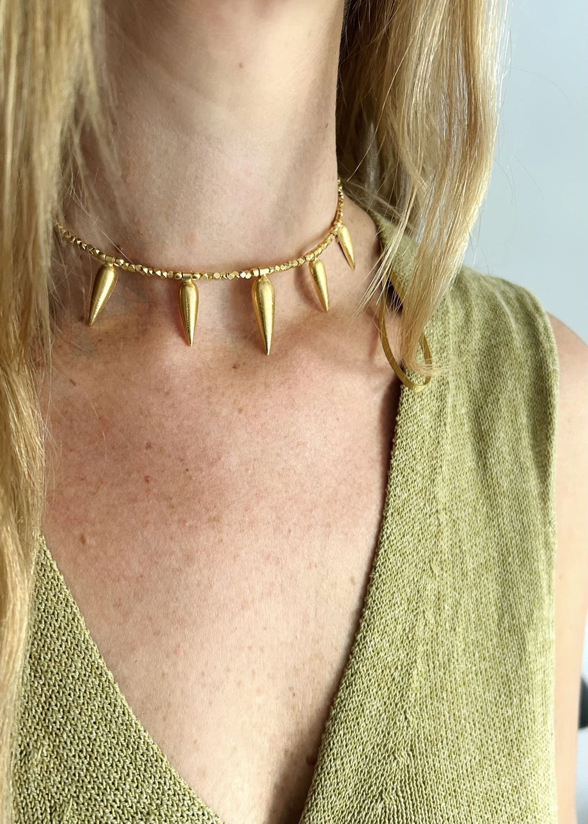 Choker dorado